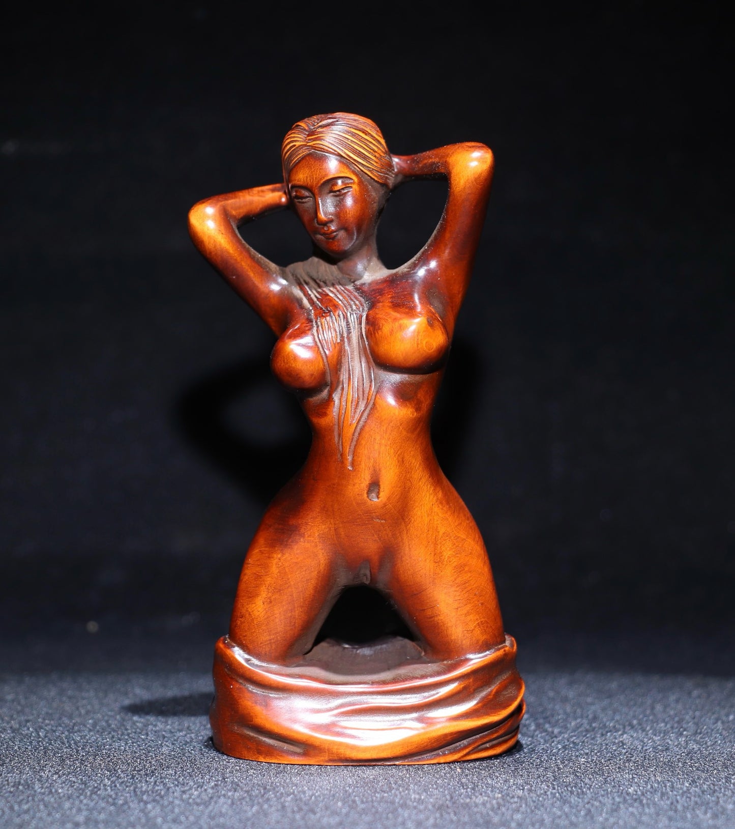 Huangyangmu finely carved a kneeling female statue