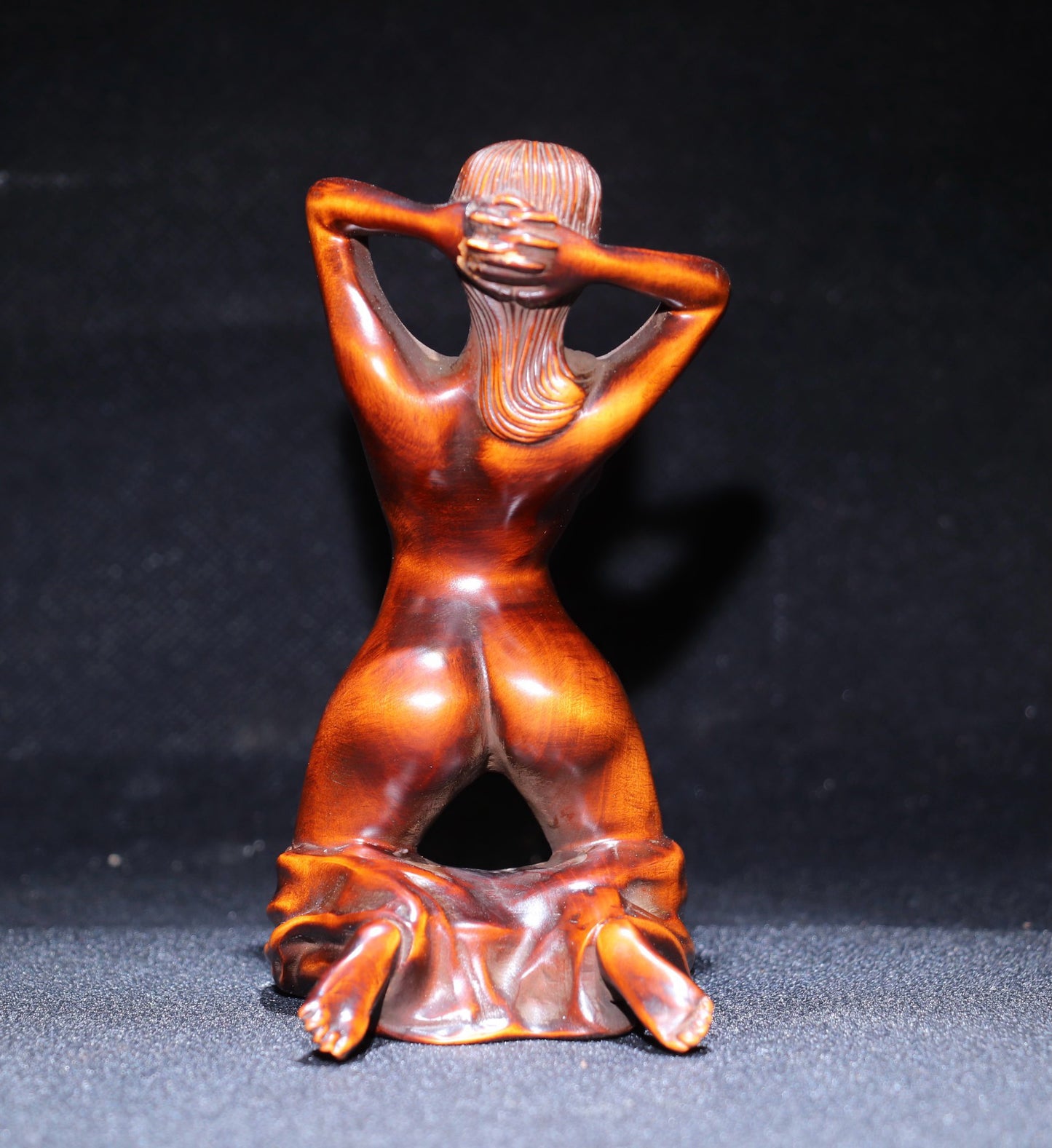 Huangyangmu finely carved a kneeling female statue