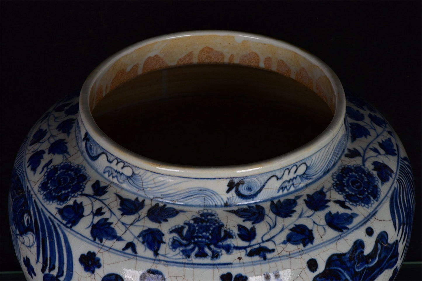 Chinese antique blue and white fish and algae patterned sliced jar