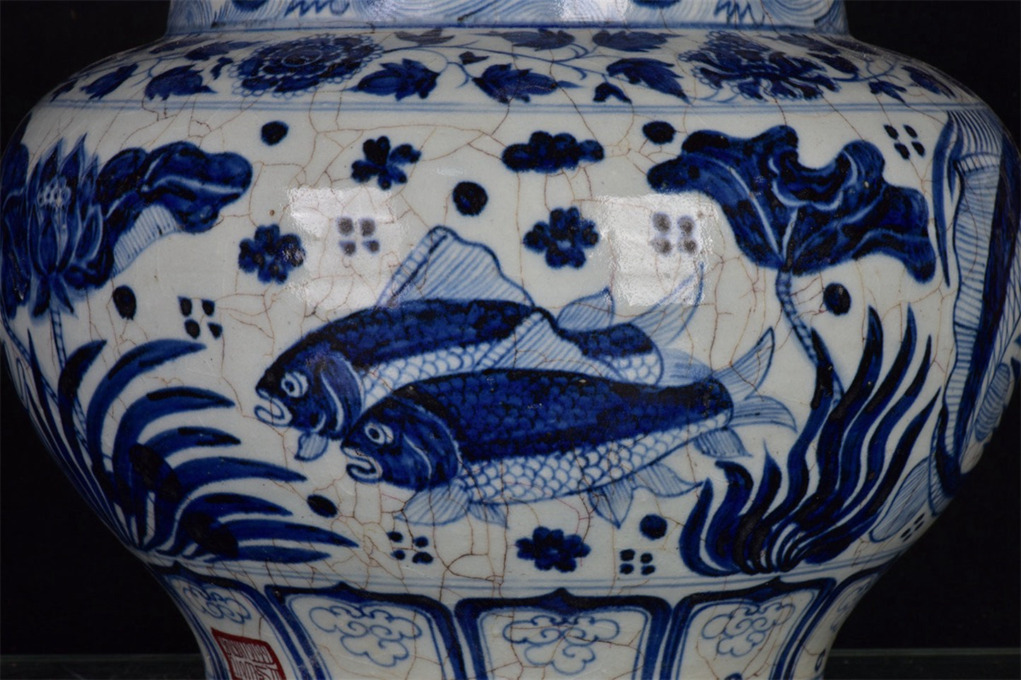 Chinese antique blue and white fish and algae patterned sliced jar