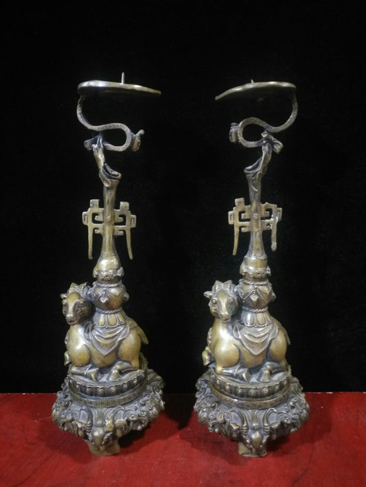 A pair of Chinese antique pure copper "Sheep and Sheep Ruyi"