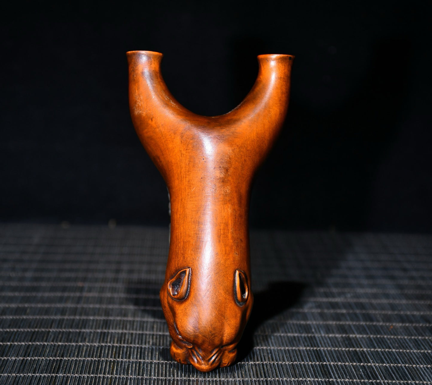 Huangyangmu finely carved leopard slingshot