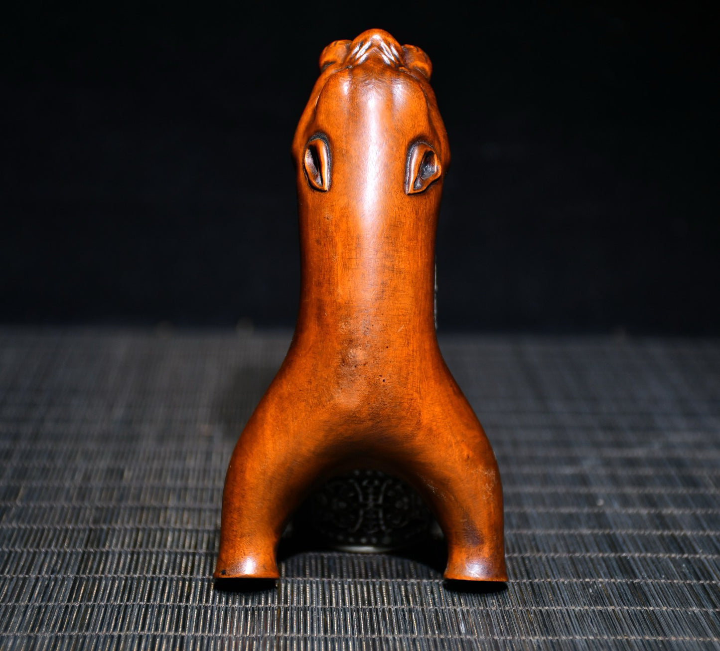 Huangyangmu finely carved leopard slingshot