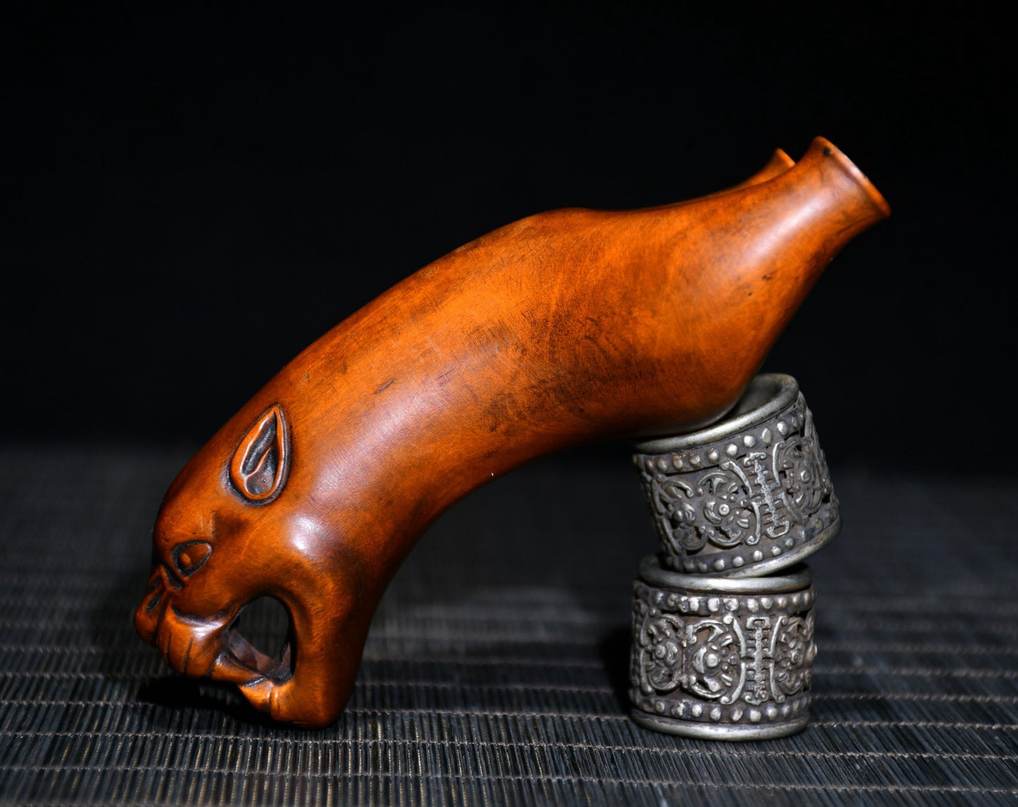 Huangyangmu finely carved leopard slingshot