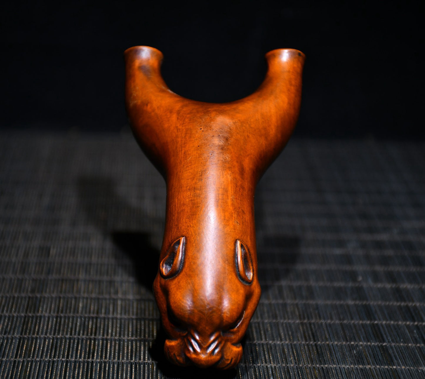 Huangyangmu finely carved leopard slingshot