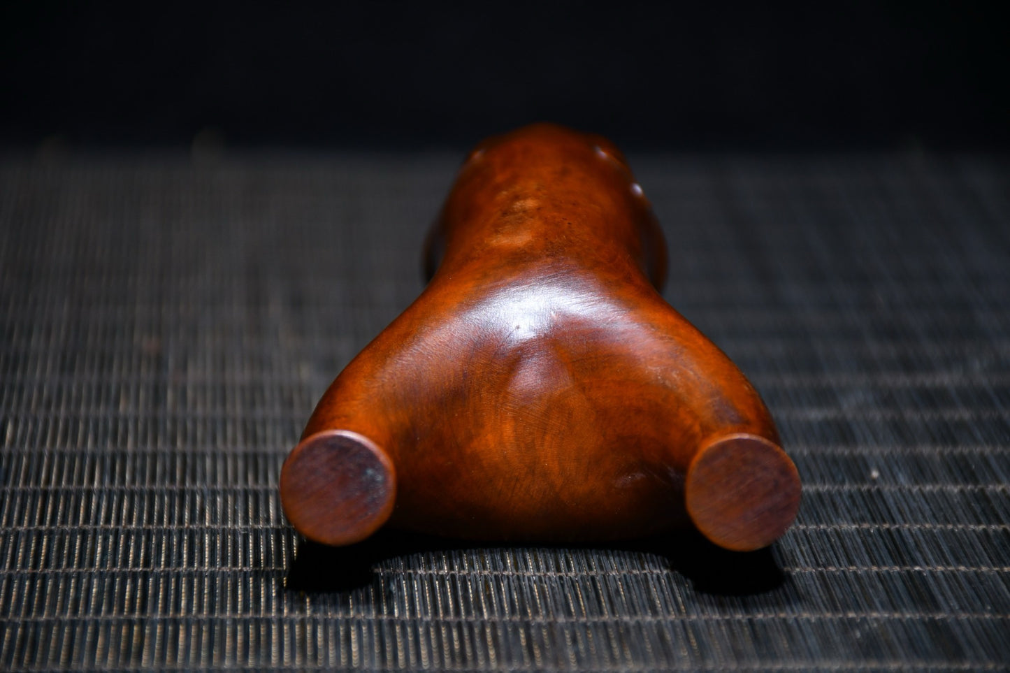 Huangyangmu finely carved leopard slingshot