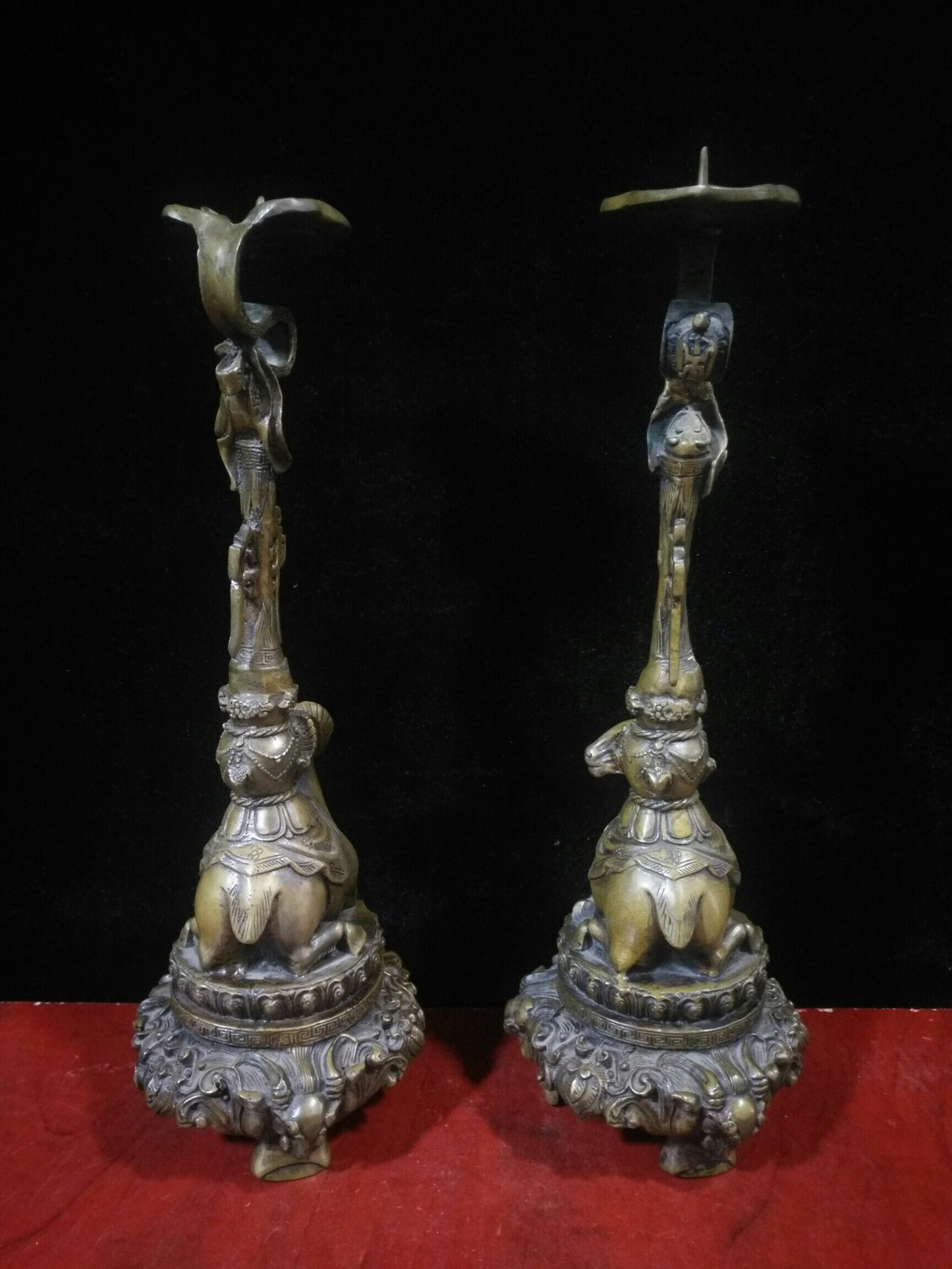 A pair of Chinese antique pure copper "Sheep and Sheep Ruyi"