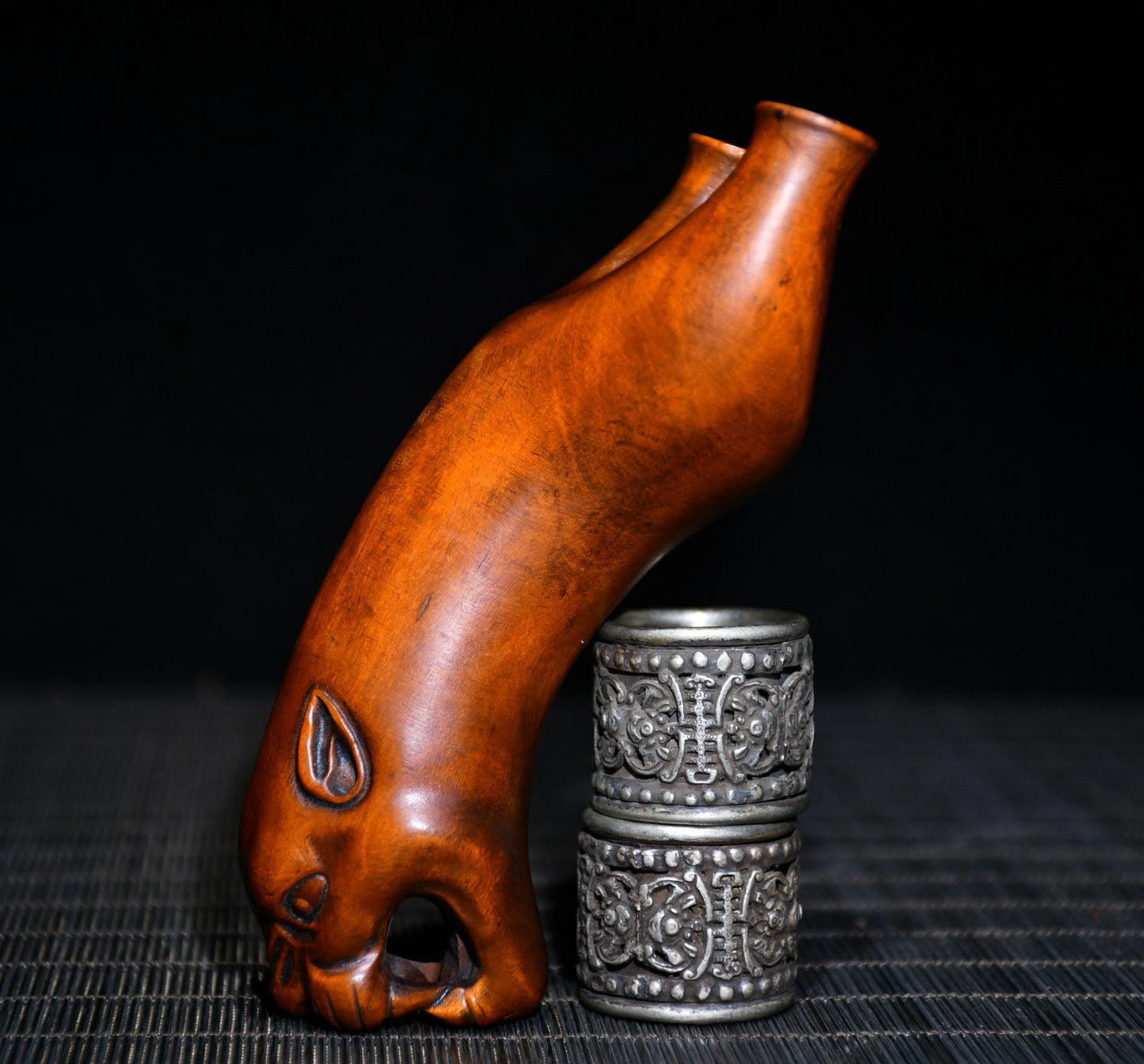 Huangyangmu finely carved leopard slingshot