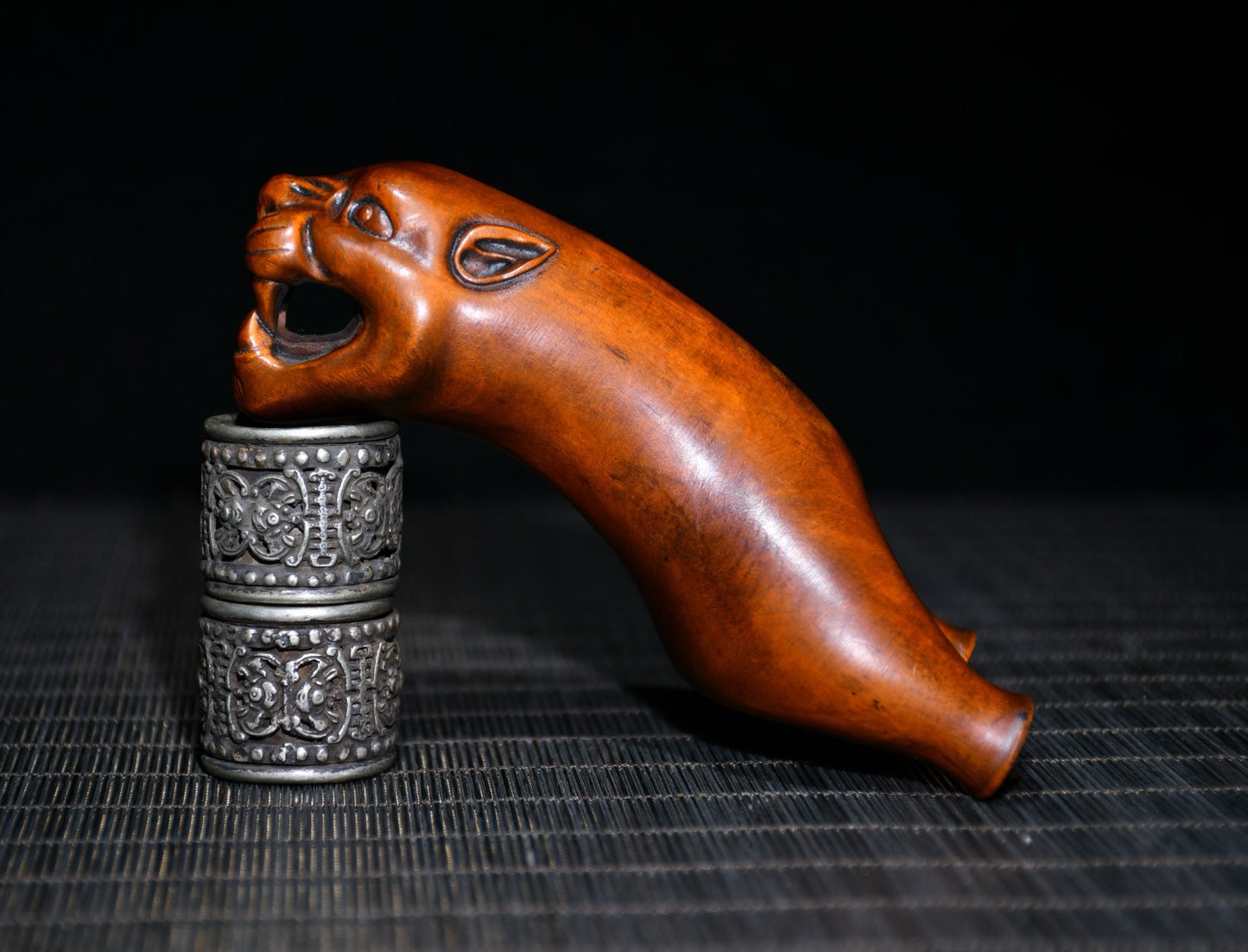 Huangyangmu finely carved leopard slingshot