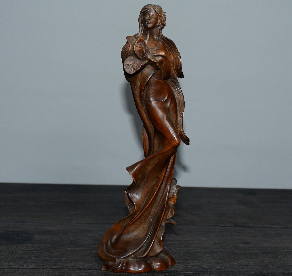 Small leaved boxwood Western female statue