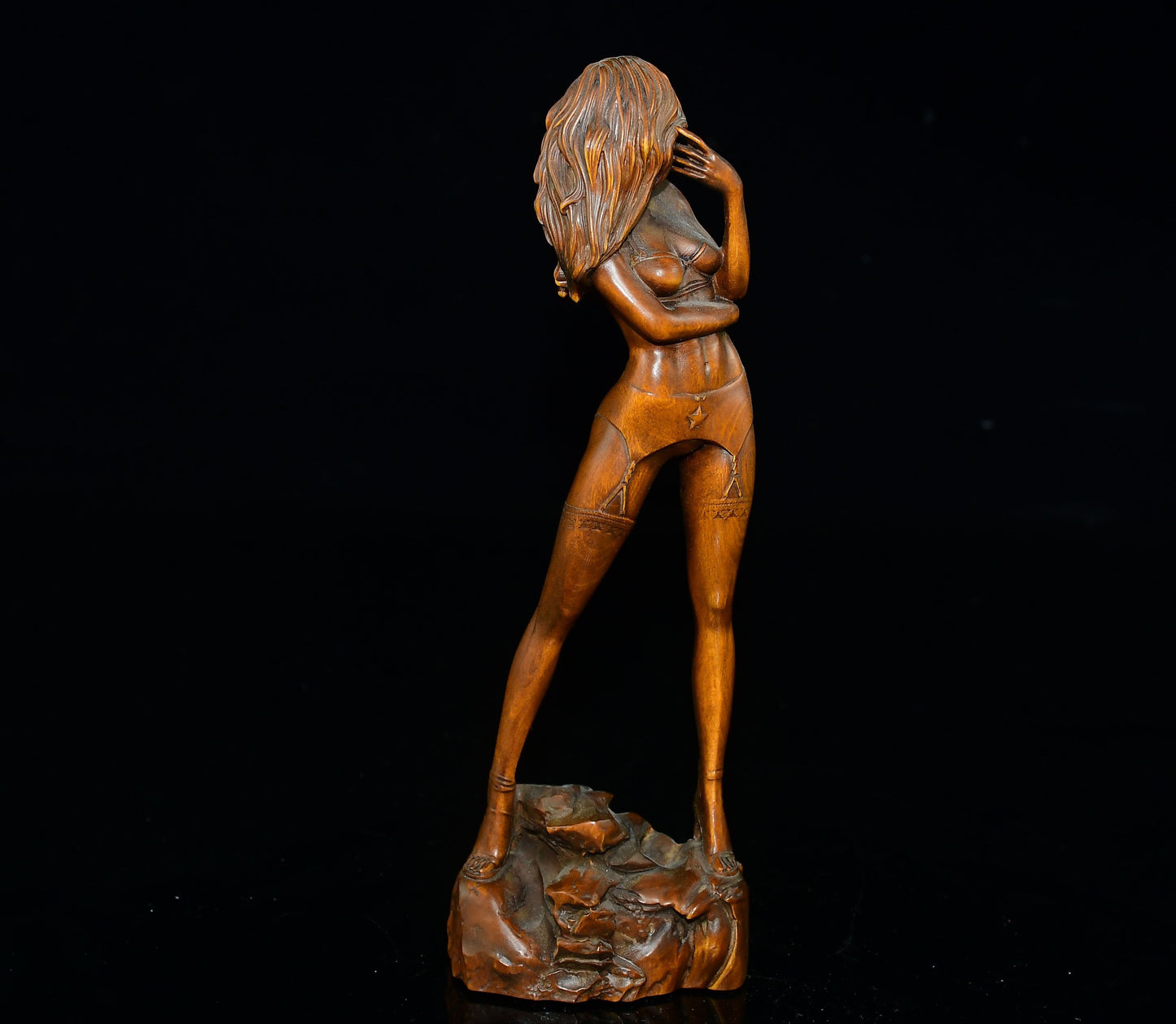 Statue of Little Leaf boxwood Girl