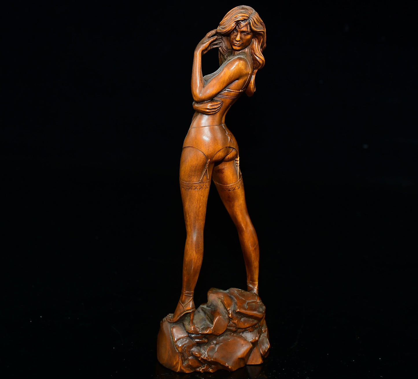 Statue of Little Leaf boxwood Girl