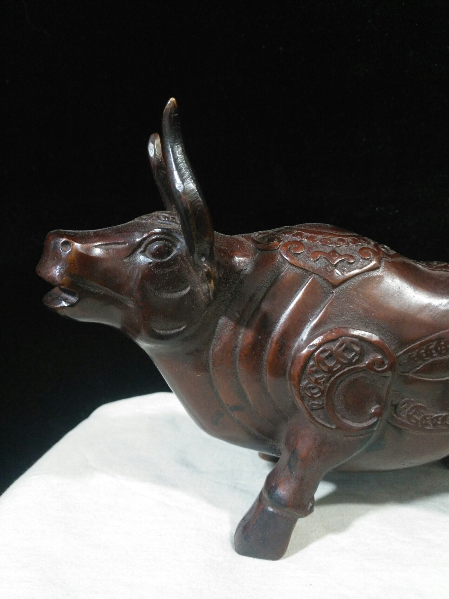 Chinese antique "Zhaocai Niu"