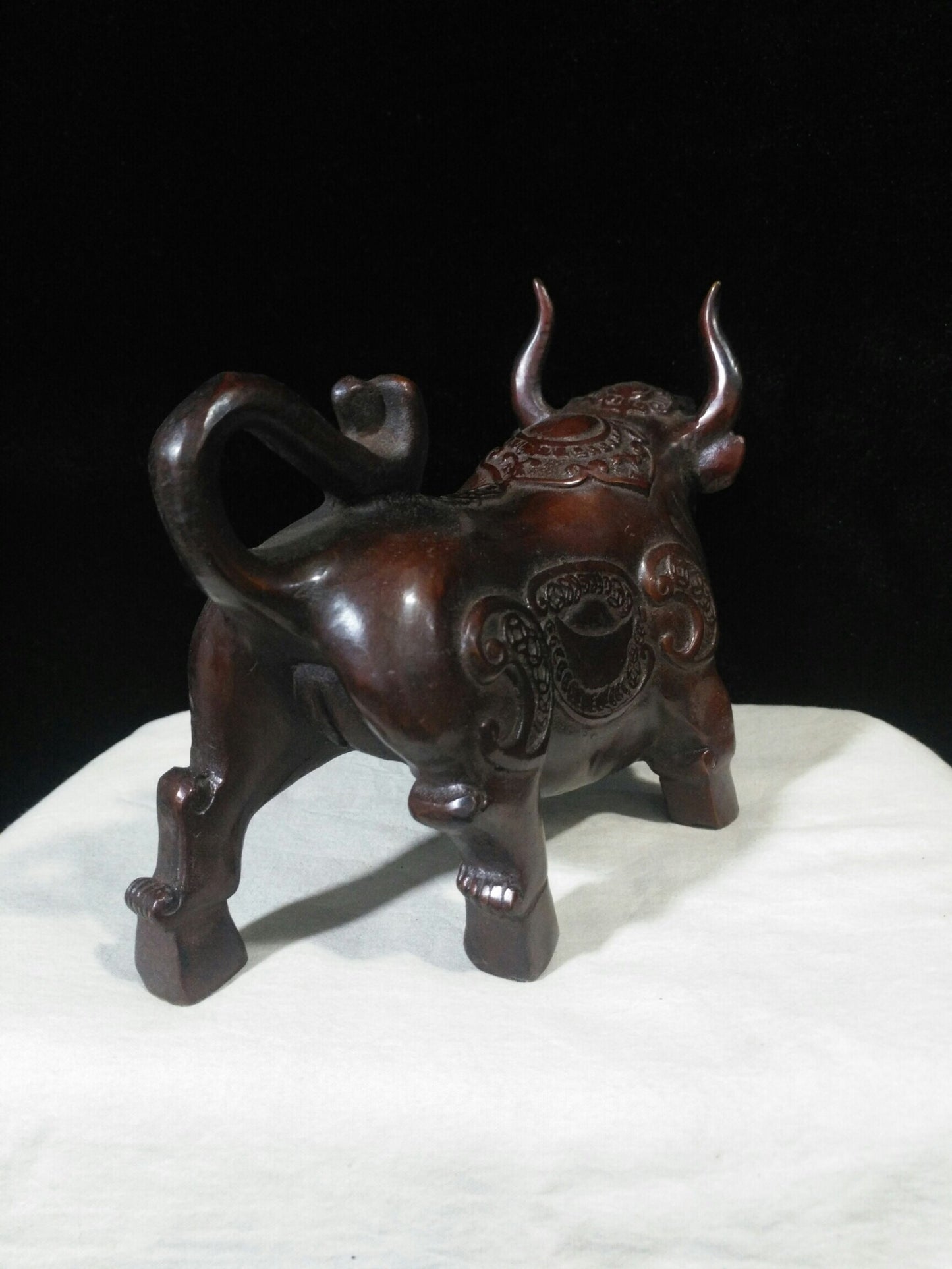 Chinese antique "Zhaocai Niu"