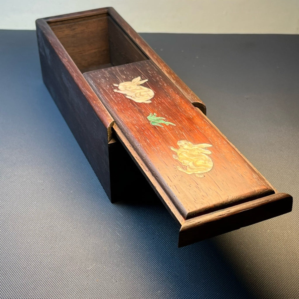 Pear wood inlaid shell pattern carved pull-out box