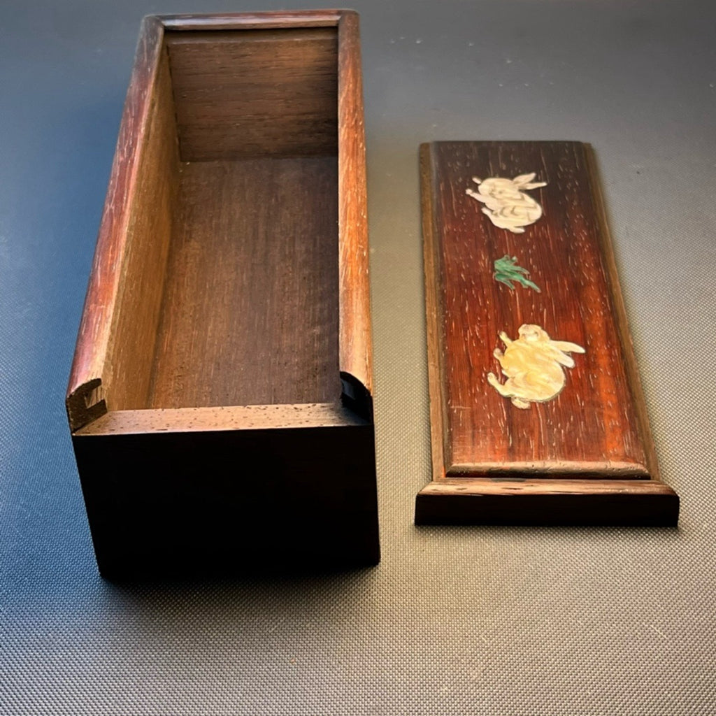 Pear wood inlaid shell pattern carved pull-out box