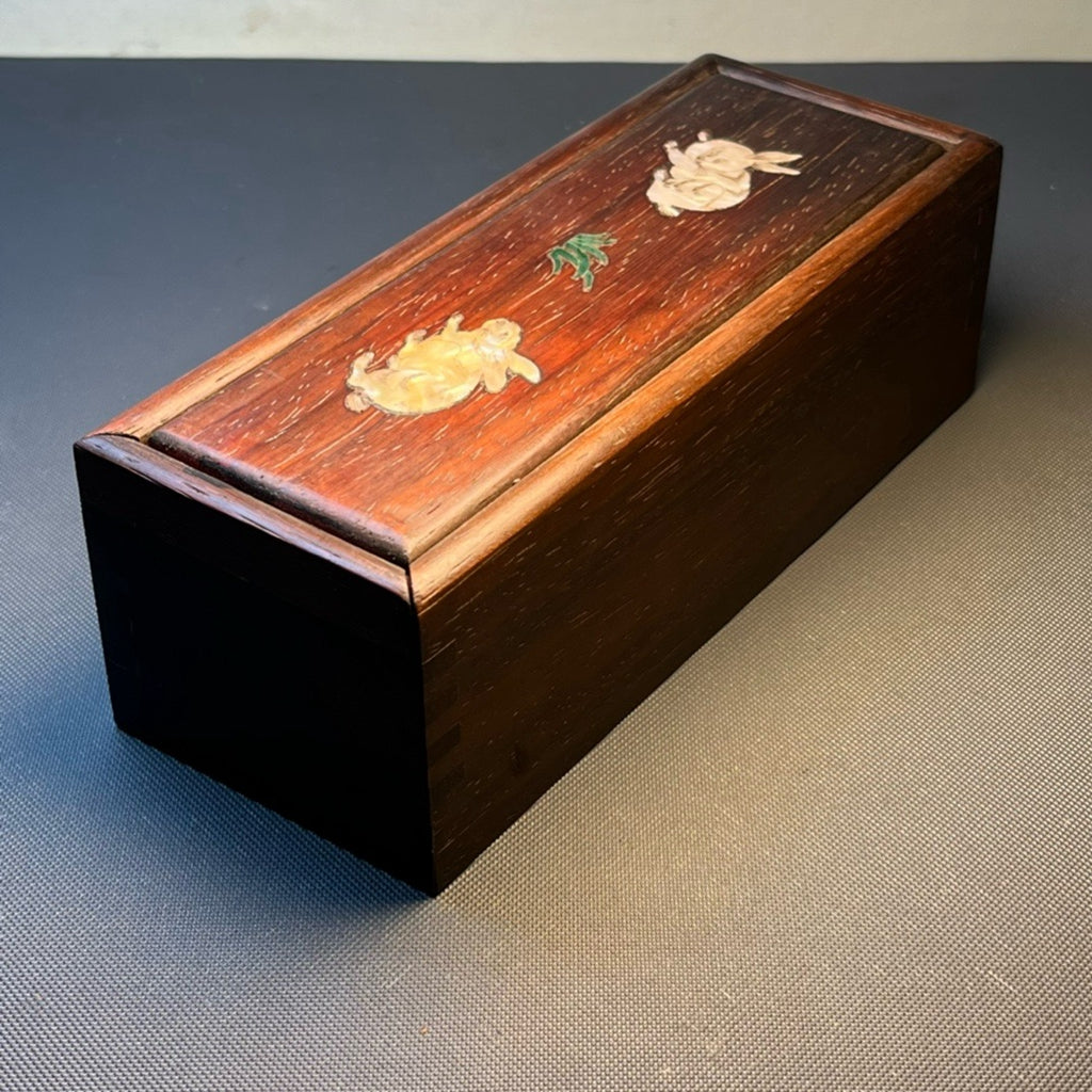 Pear wood inlaid shell pattern carved pull-out box
