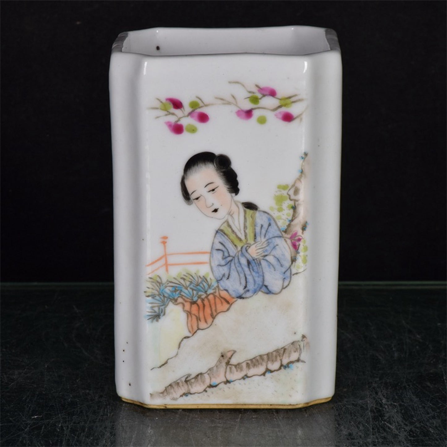 Chinese antique figure patterned square pen holder