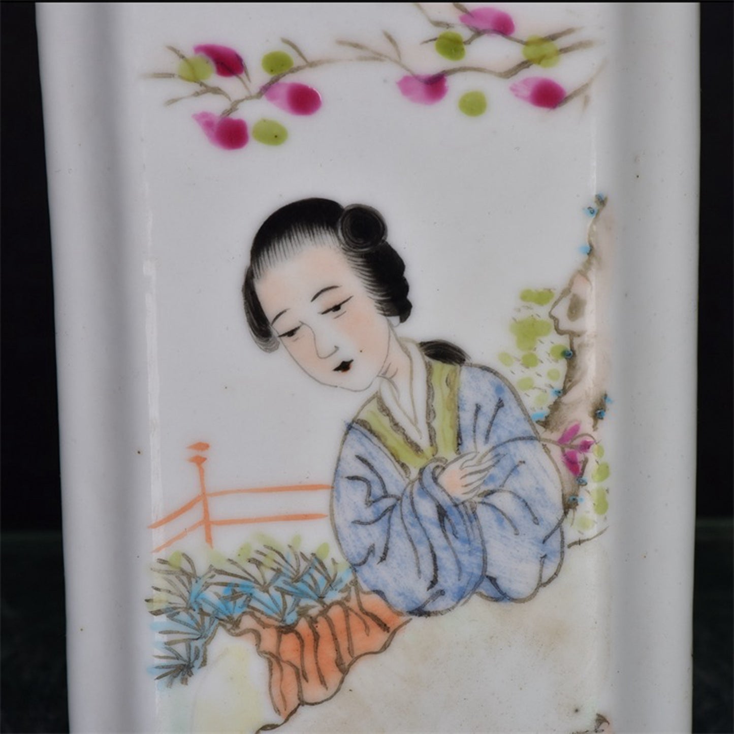 Chinese antique figure patterned square pen holder