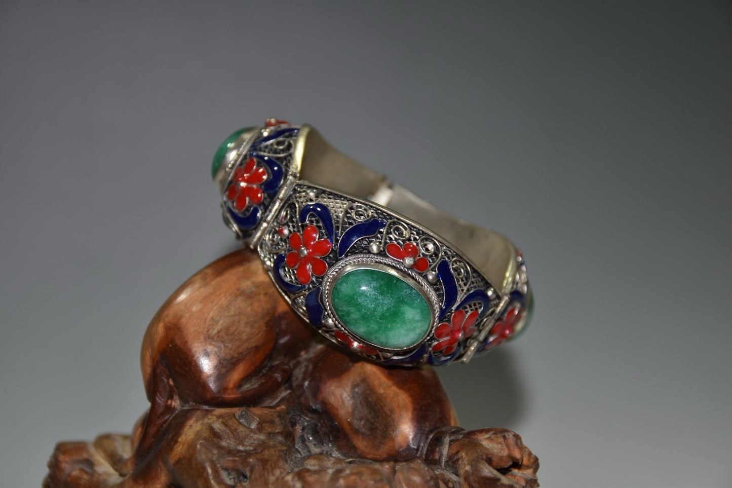 Chinese antique white copper cloisonne inlaid with emerald bracelets