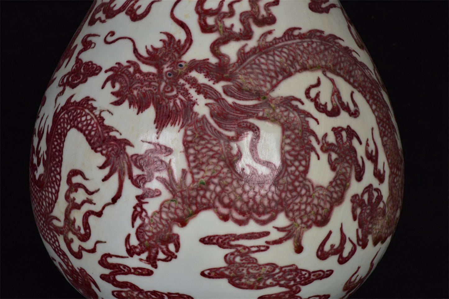 Chinese antique glazed red auspicious cloud dragon patterned pipa statue