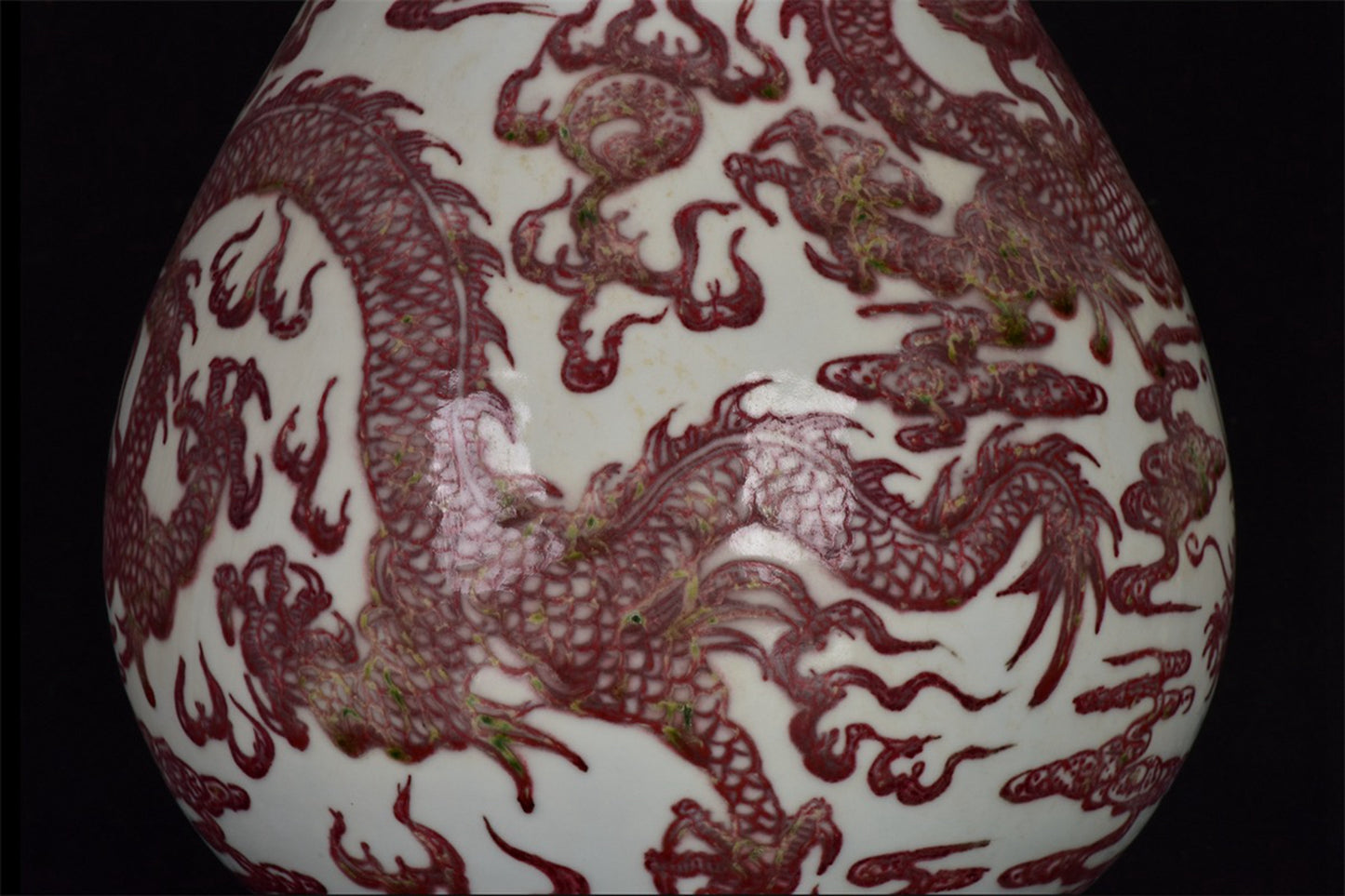 Chinese antique glazed red auspicious cloud dragon patterned pipa statue