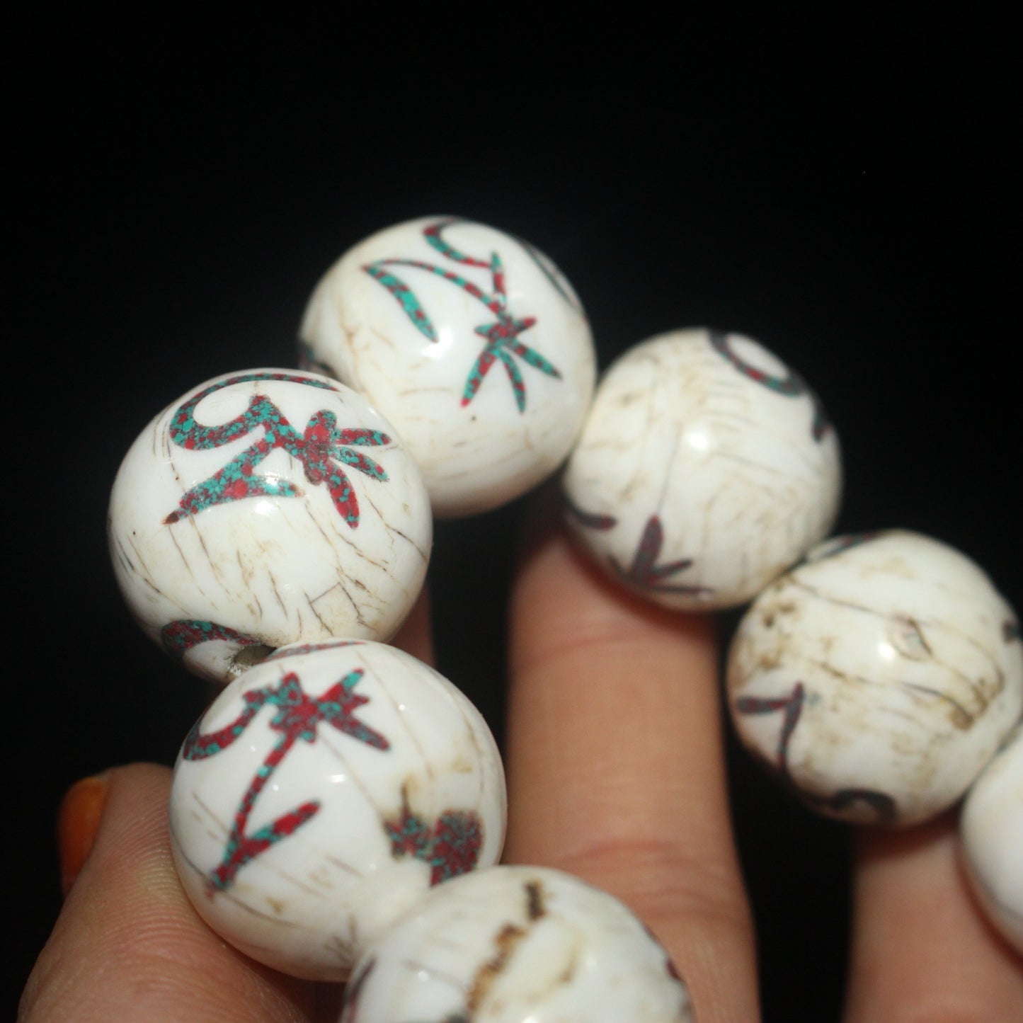 Handcarved Chinese antique seashells inlaid with red pine, green pine, and Tibetan bracelets