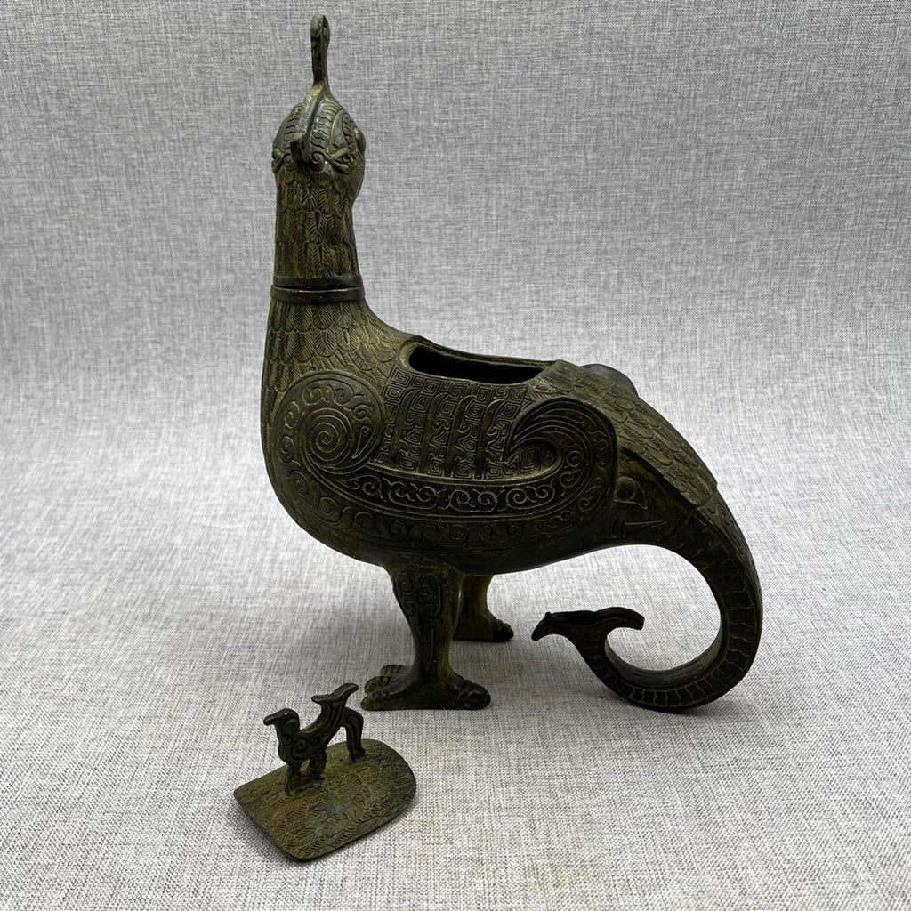 Bronze wine container