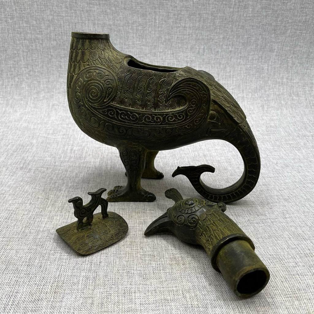 Bronze wine container