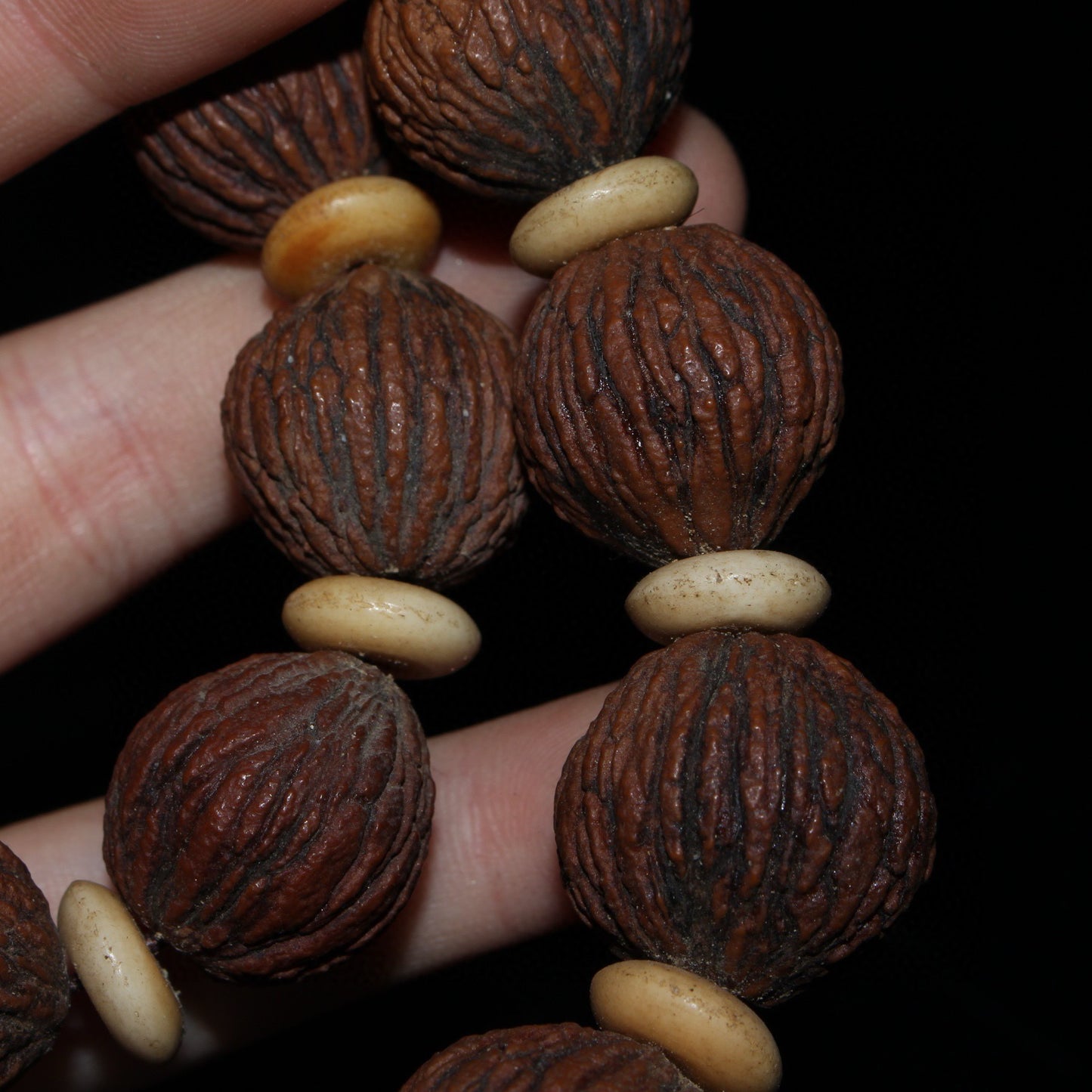 Chinese Antique Monkey Head Walnut with Bone Tee Bone Spacer Handheld Bracelet