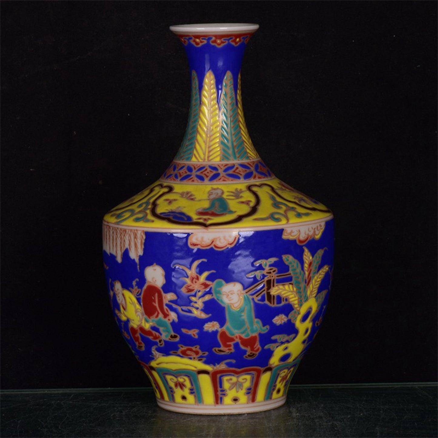 Chinese antique colorful fish and algae patterned teapot