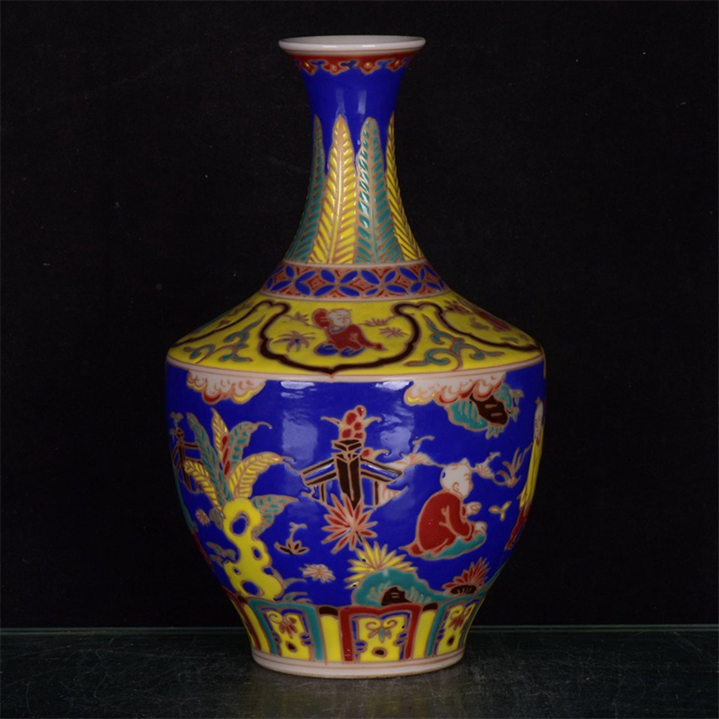 Chinese antique colorful fish and algae patterned teapot
