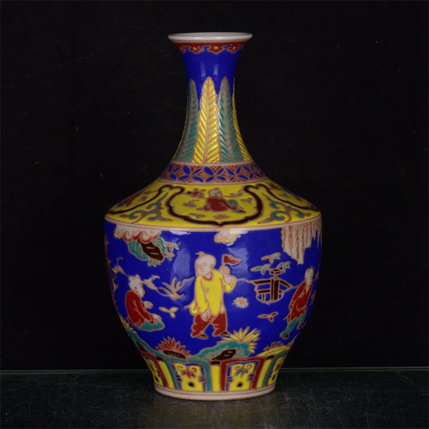 Chinese antique colorful fish and algae patterned teapot