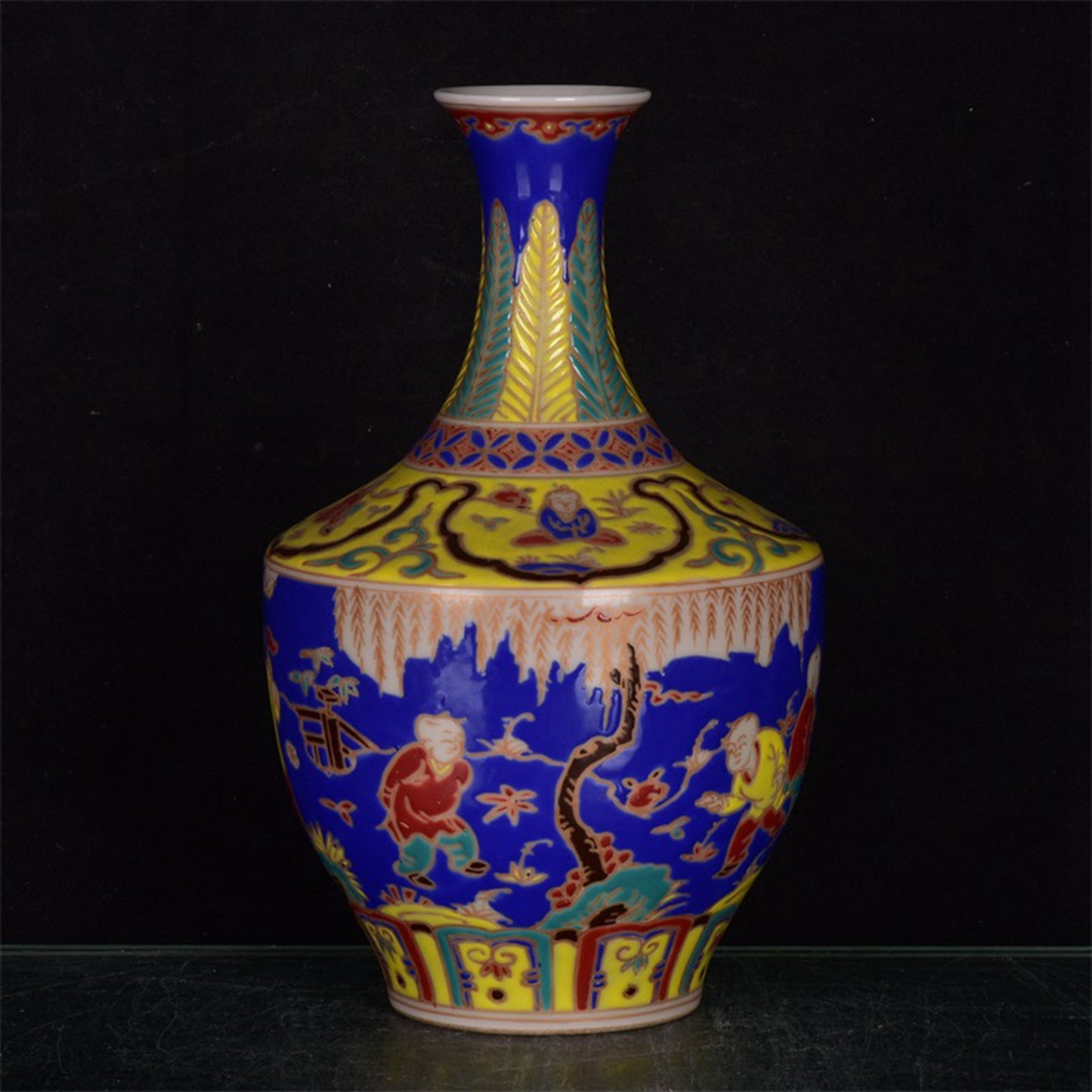 Chinese antique colorful fish and algae patterned teapot