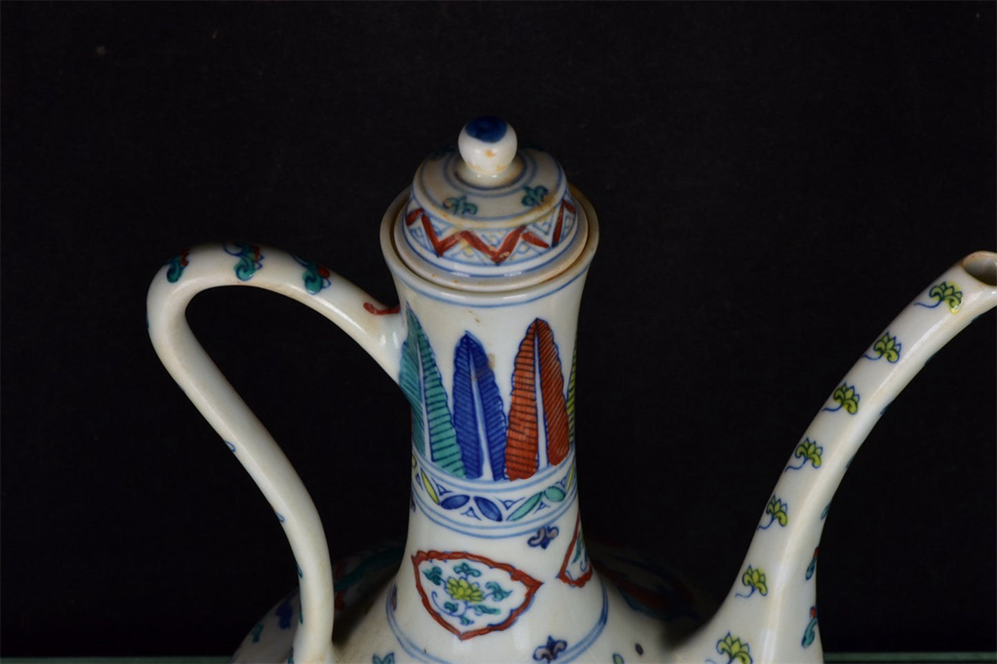 Chinese antique colorful fish and algae patterned teapot