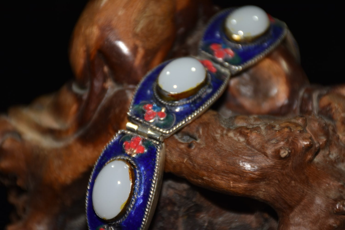 Chinese antique white copper inlaid with white jade gold-plated cloisonne bracelet