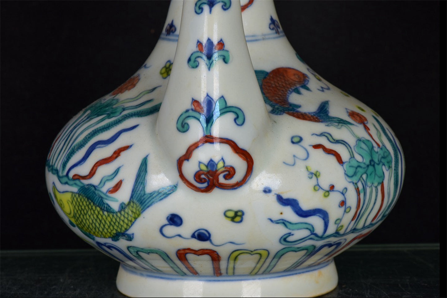Chinese antique colorful fish and algae patterned teapot