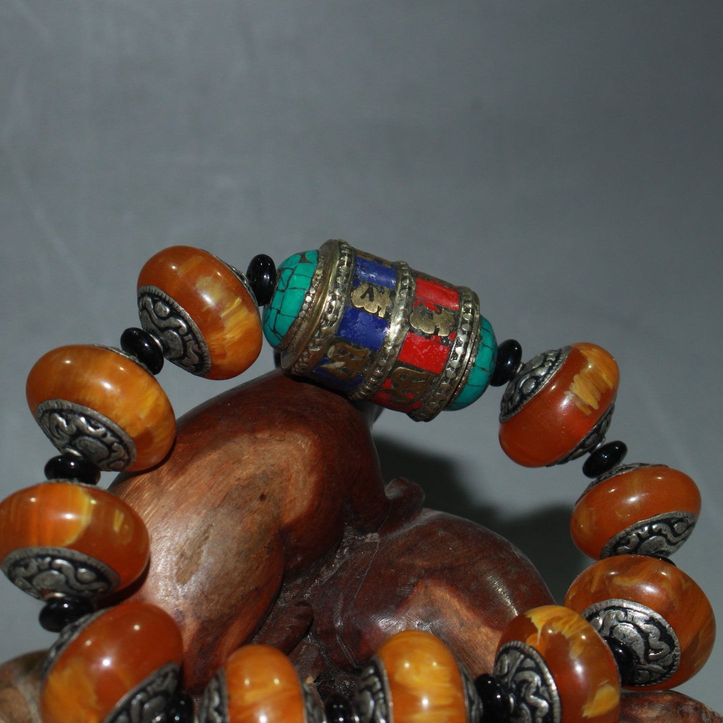 Xizang beeswax inlaid white copper beads with red pine, green pine, turquoise gold gem Tibetan scripture turning bracelet