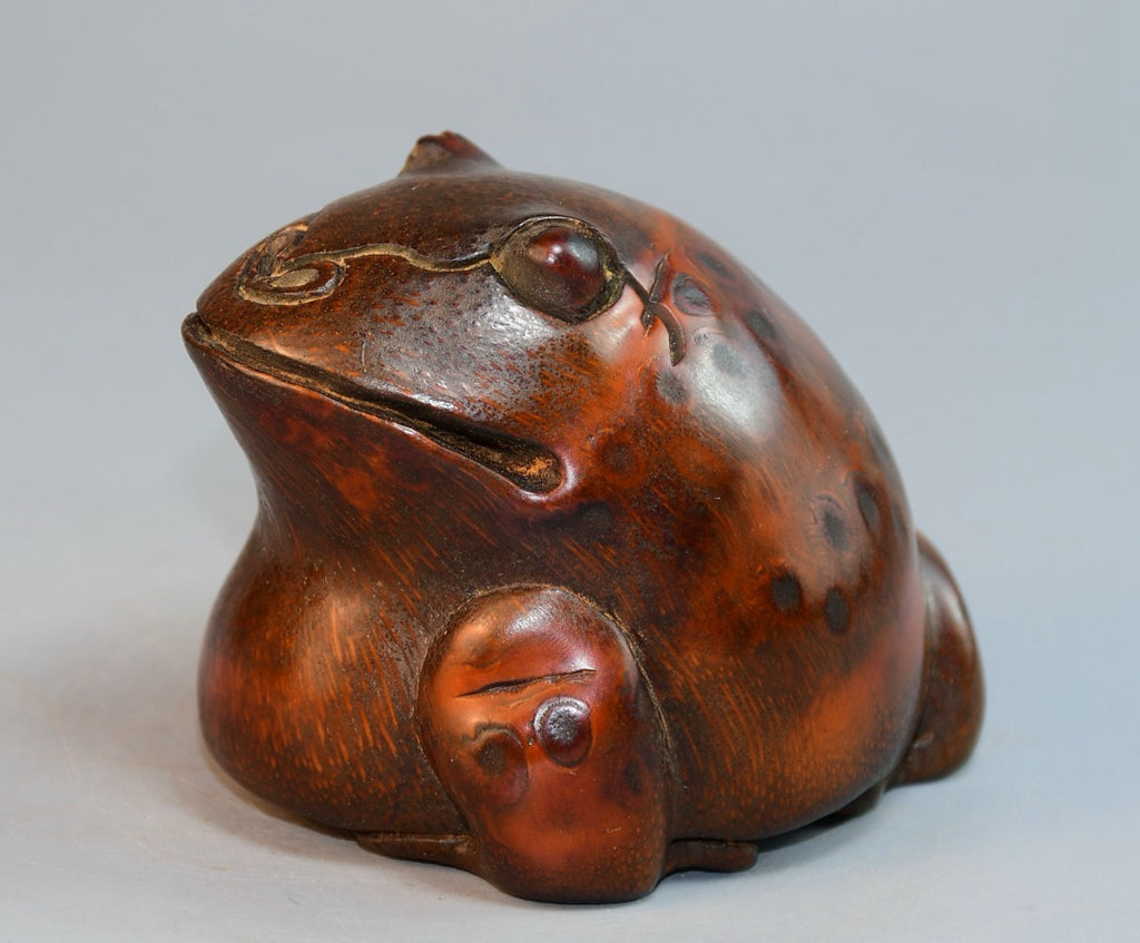 Bamboo carved golden toad ornaments