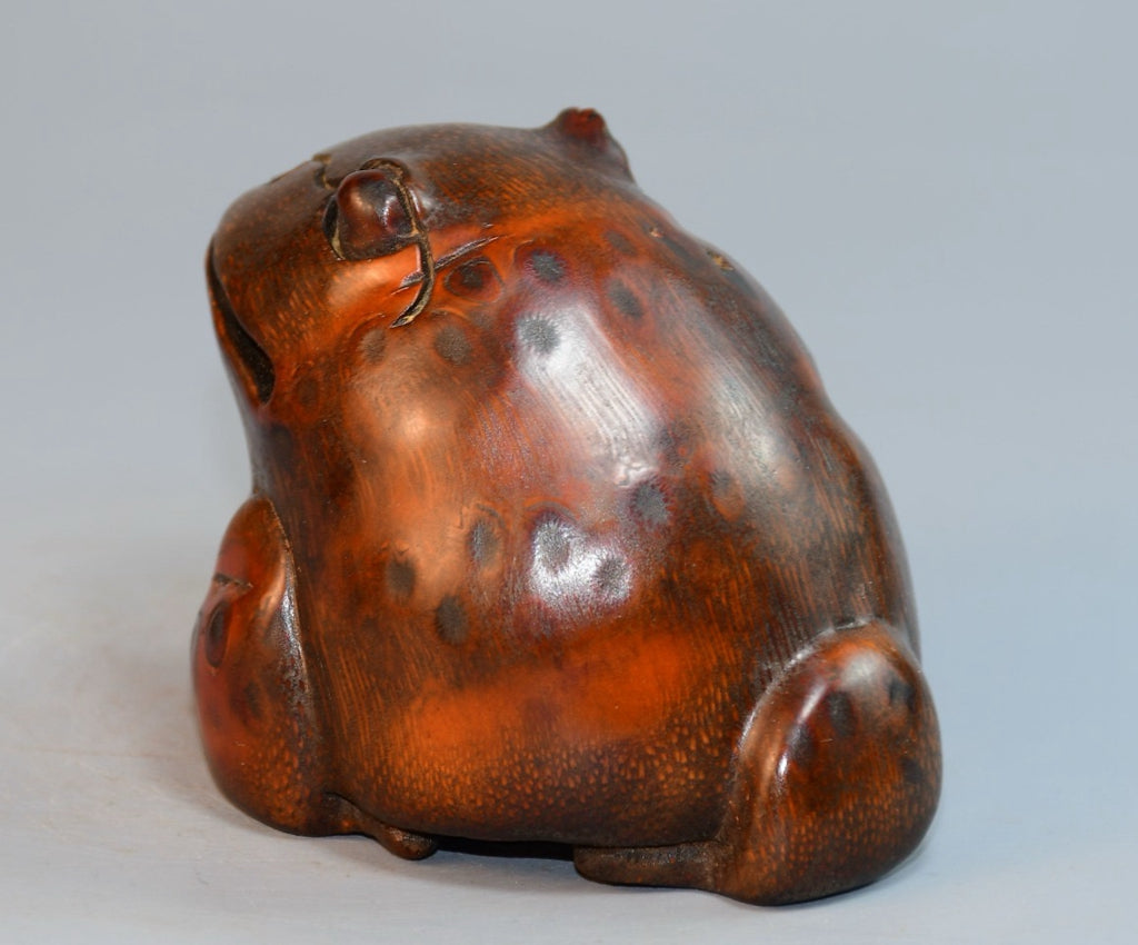 Bamboo carved golden toad ornaments