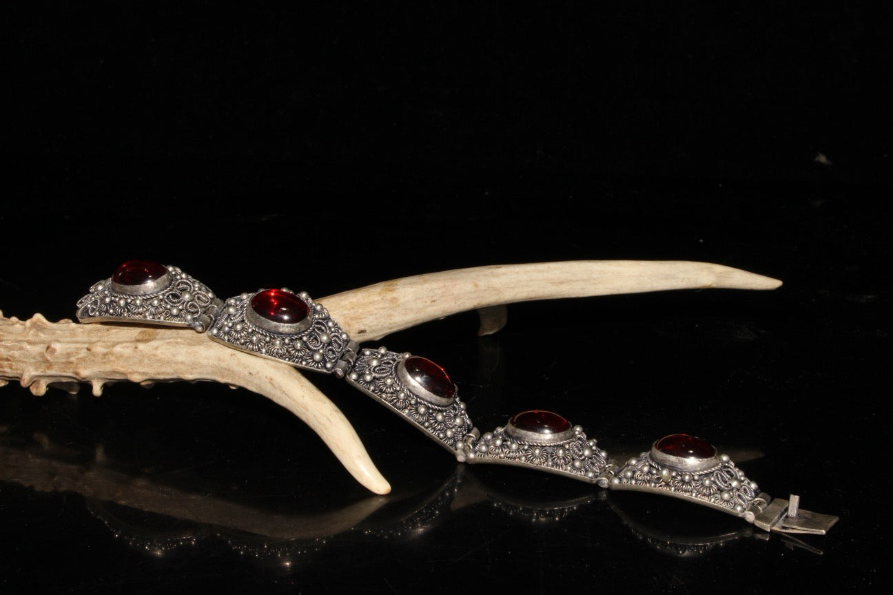 Antique collection: white copper wire inlaid with zircon gemstone bracelet, bracelet, bracelet