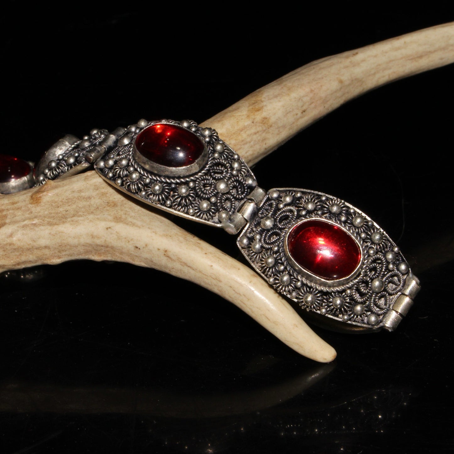 Antique collection: white copper wire inlaid with zircon gemstone bracelet, bracelet, bracelet