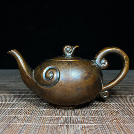 Chinese antique pure copper cloud patterned handle pot