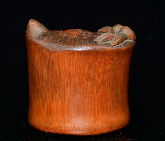 Ba Fang Lai Cai Shui Di ornament