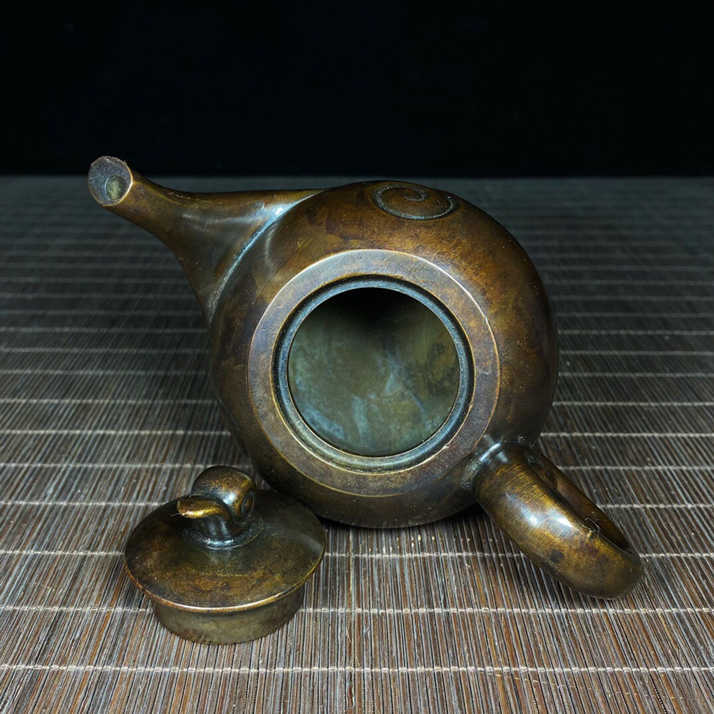 Chinese antique pure copper cloud patterned handle pot