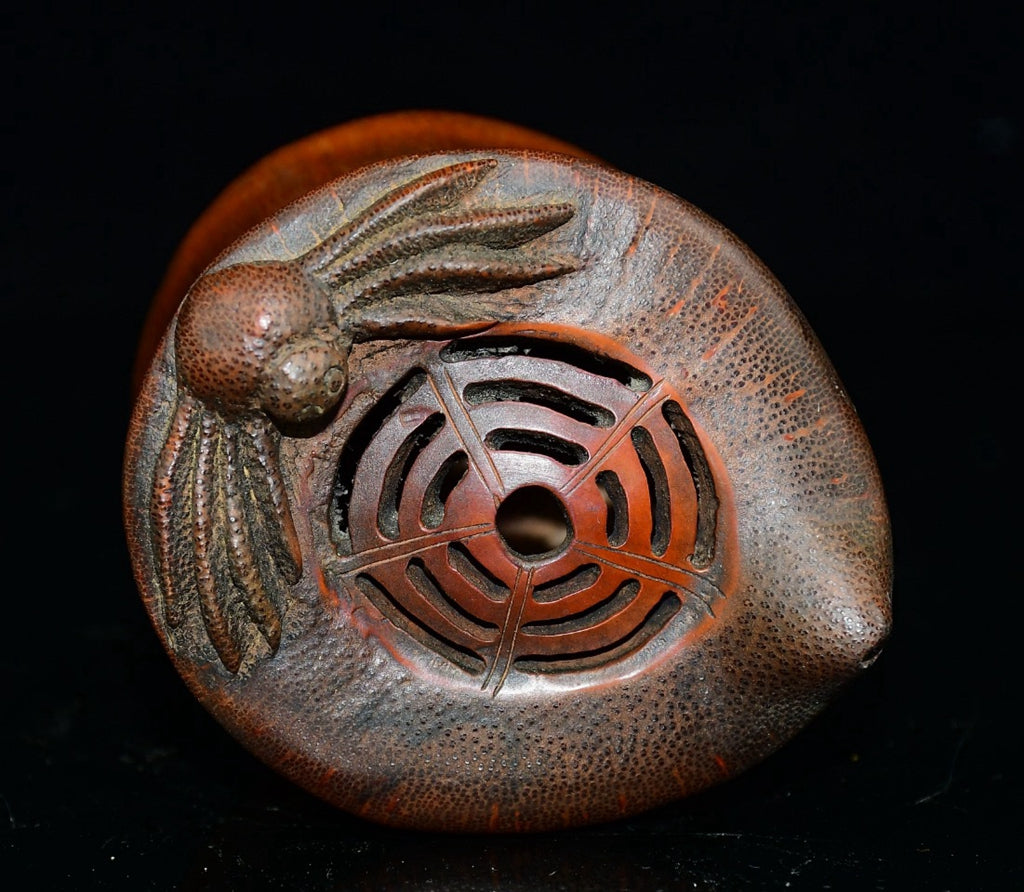 Ba Fang Lai Cai Shui Di ornament