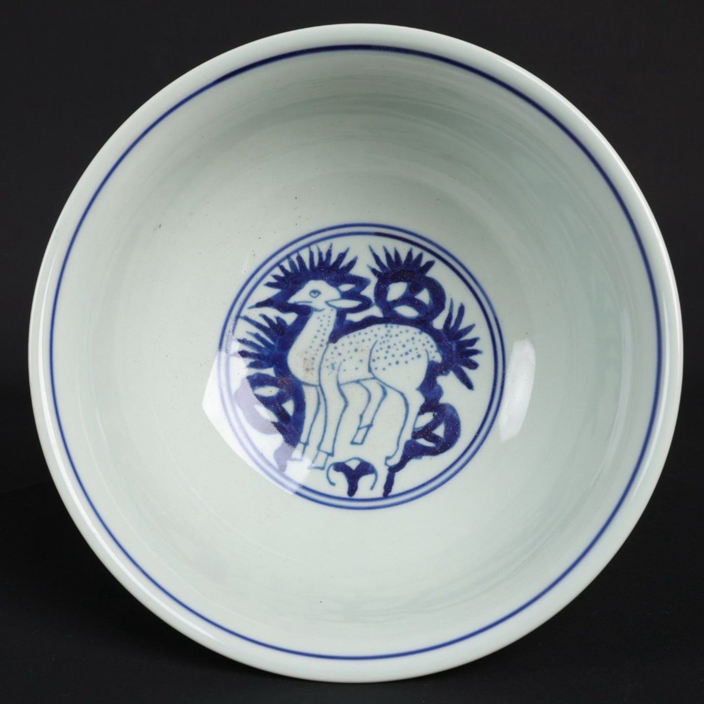 Blue and white four deer patterned large bowl