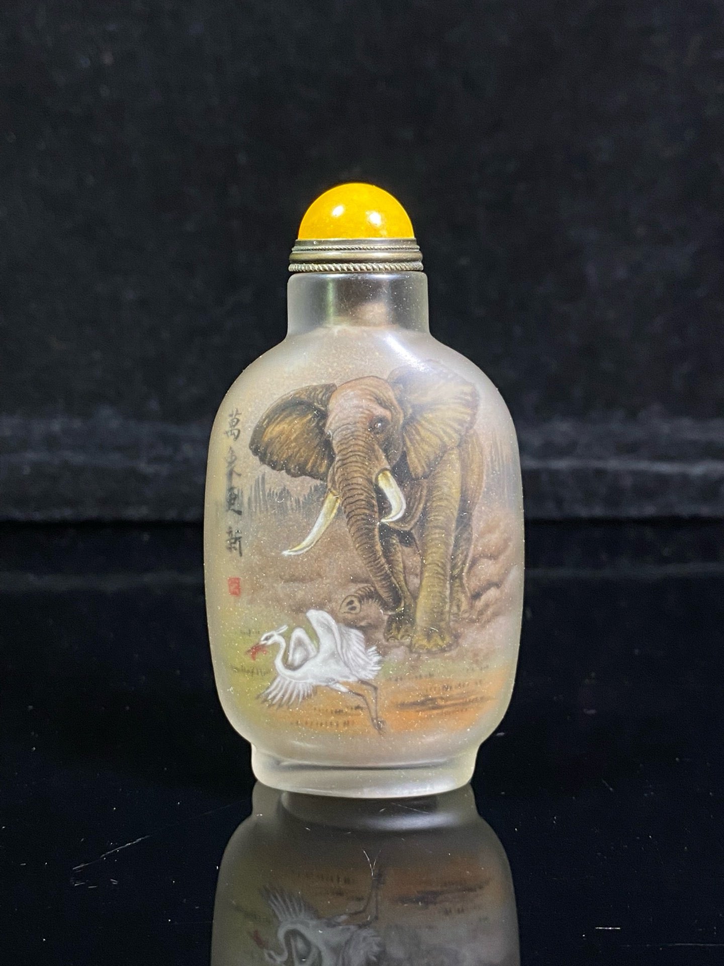 Chinese antique glass inner painted snuff bottle