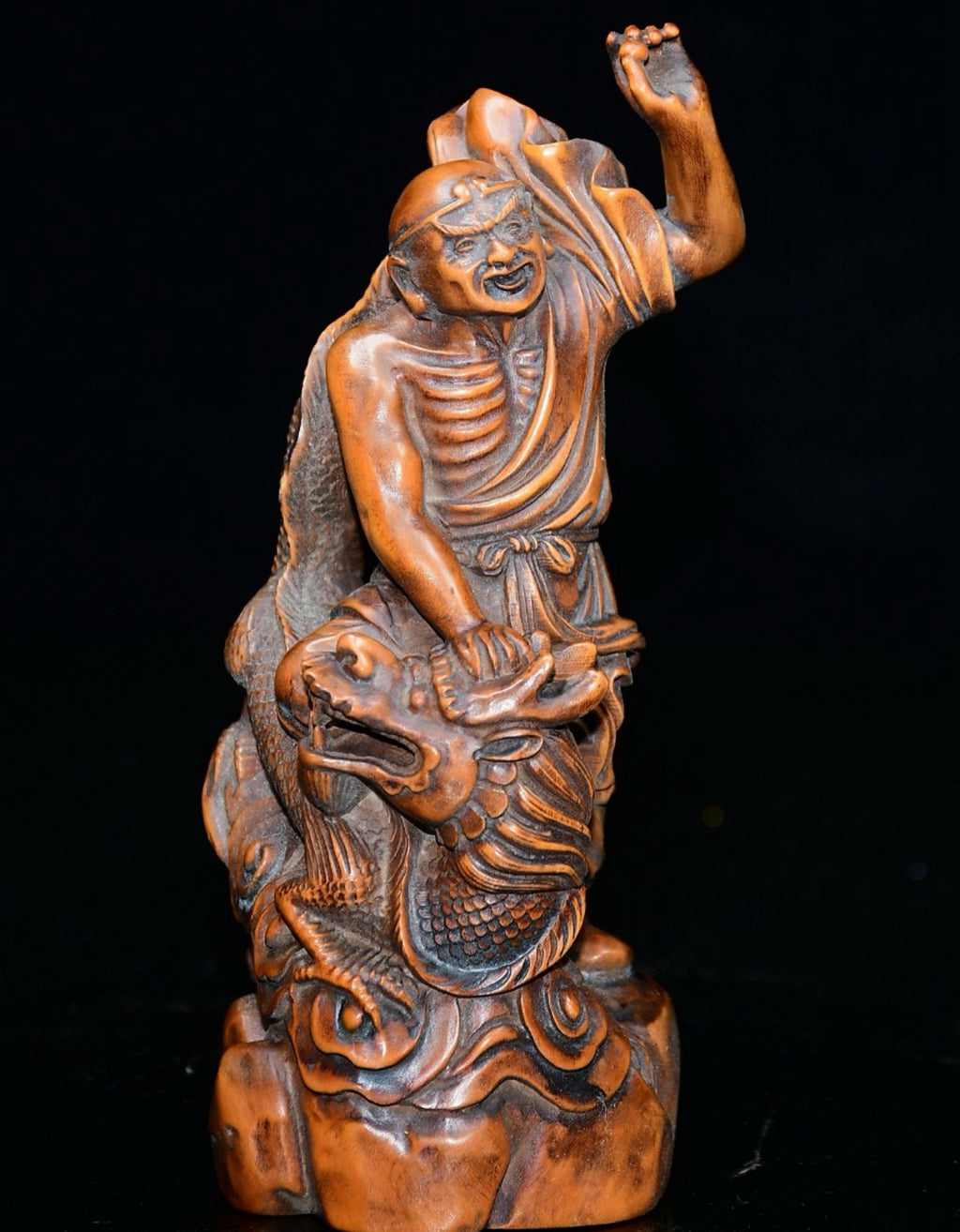 Boutique boxwood subdues dragons and tigers