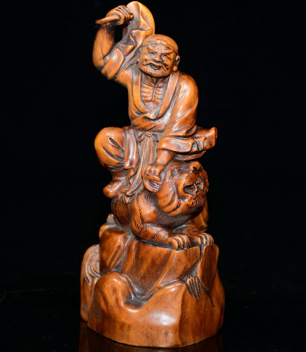 Boutique boxwood subdues dragons and tigers